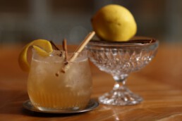 Cocktail mit frischen Zirtusfrüchten im Café Roland Pforzheim