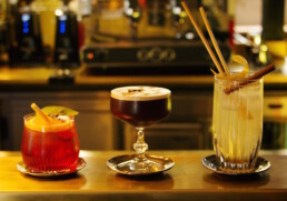 Drei hochwertige Cocktails im Café Roland Pforzheim